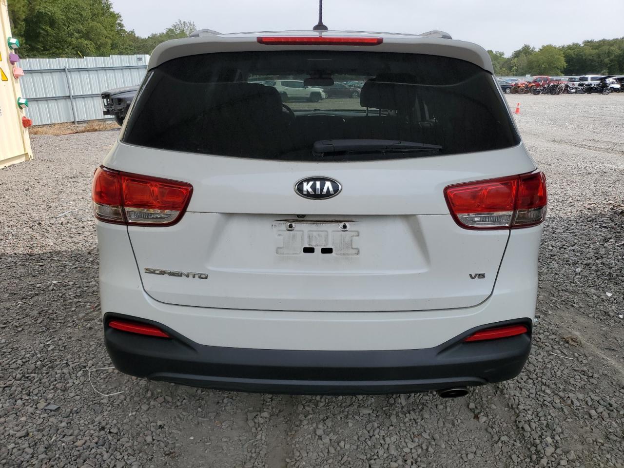 5XYPG4A57JG400435 2018 Kia Sorento Lx