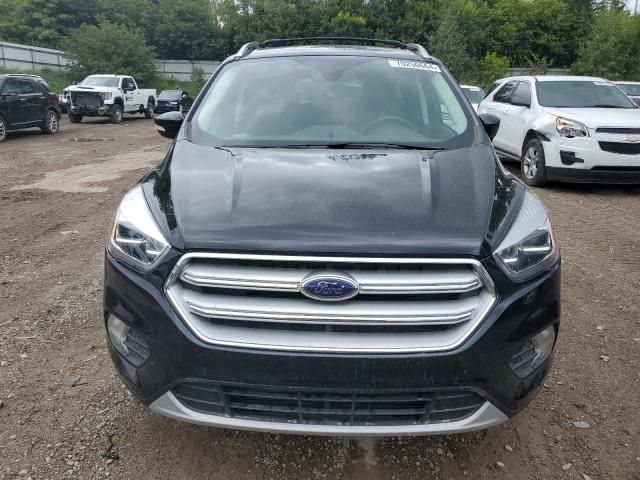  FORD ESCAPE 2019 Czarny