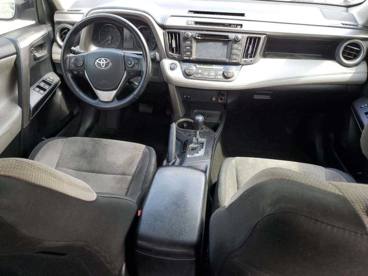 VIN JTMWFREV1JJ173183 2018 TOYOTA RAV4 no.8