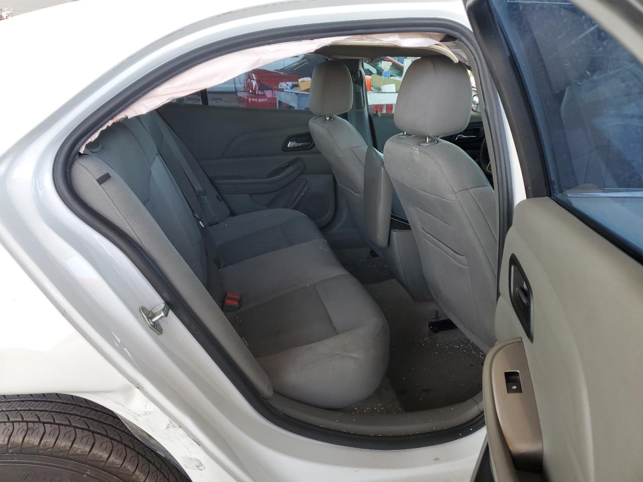 2016 Chevrolet Malibu - Image 10