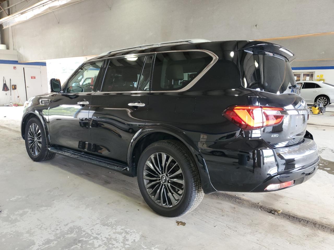2021 Infiniti QX80 - Image 2