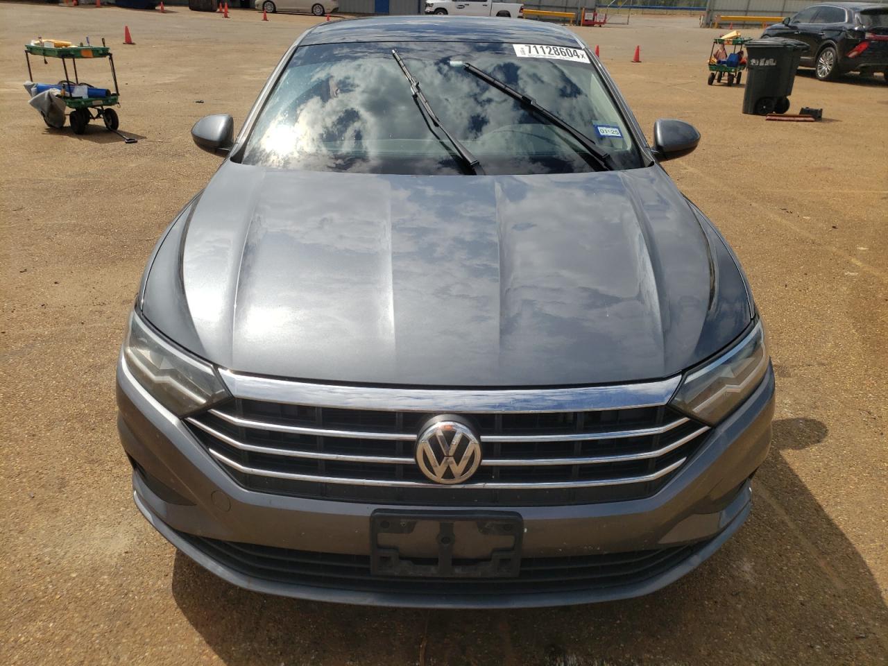 2021 Volkswagen Jetta - Image 5