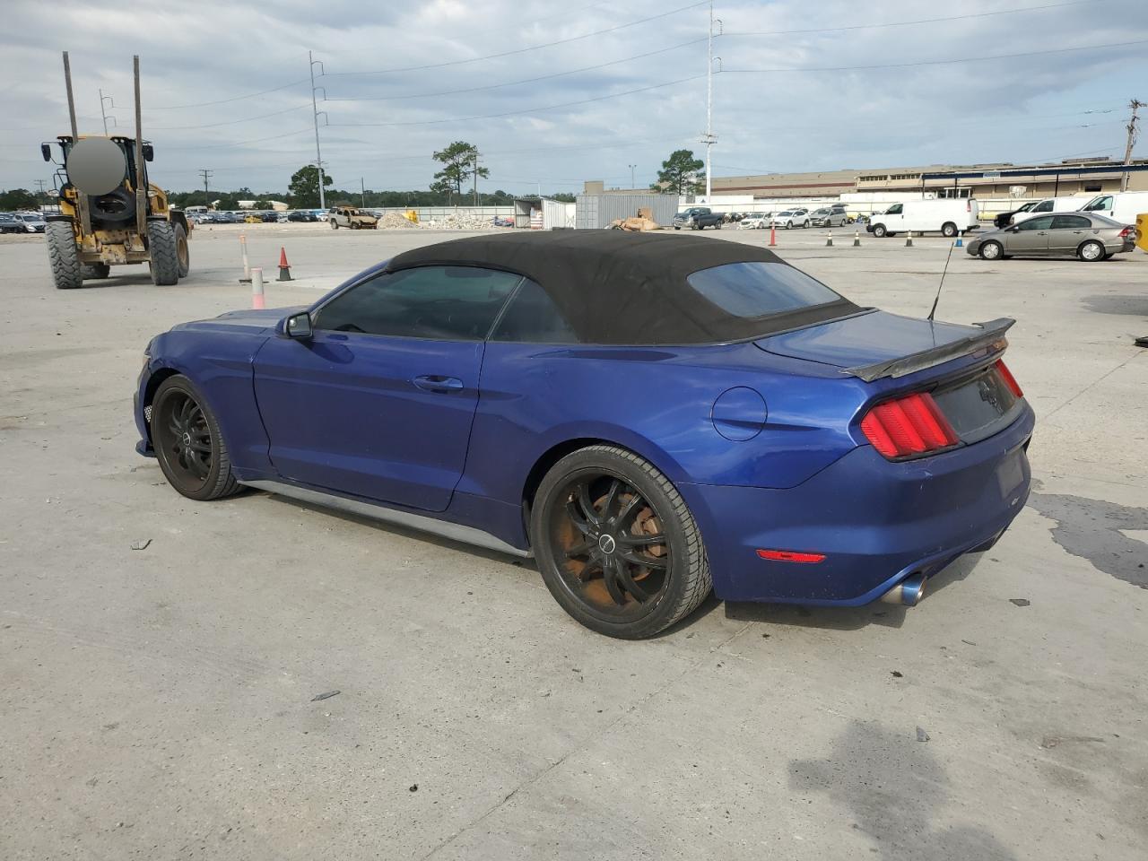 1FATP8EM1F5371544 2015 FORD MUSTANG - Image 2