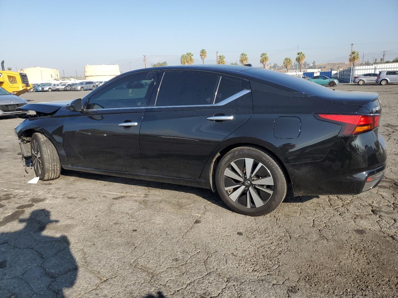 2019 Nissan Altima - Image 2