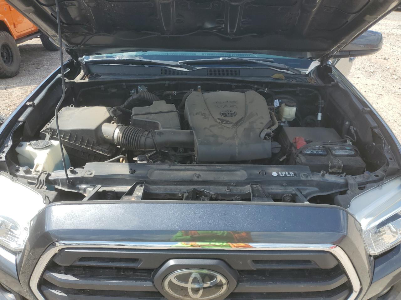 3TMAZ5CN6JM068364 2018 Toyota Tacoma Double Cab