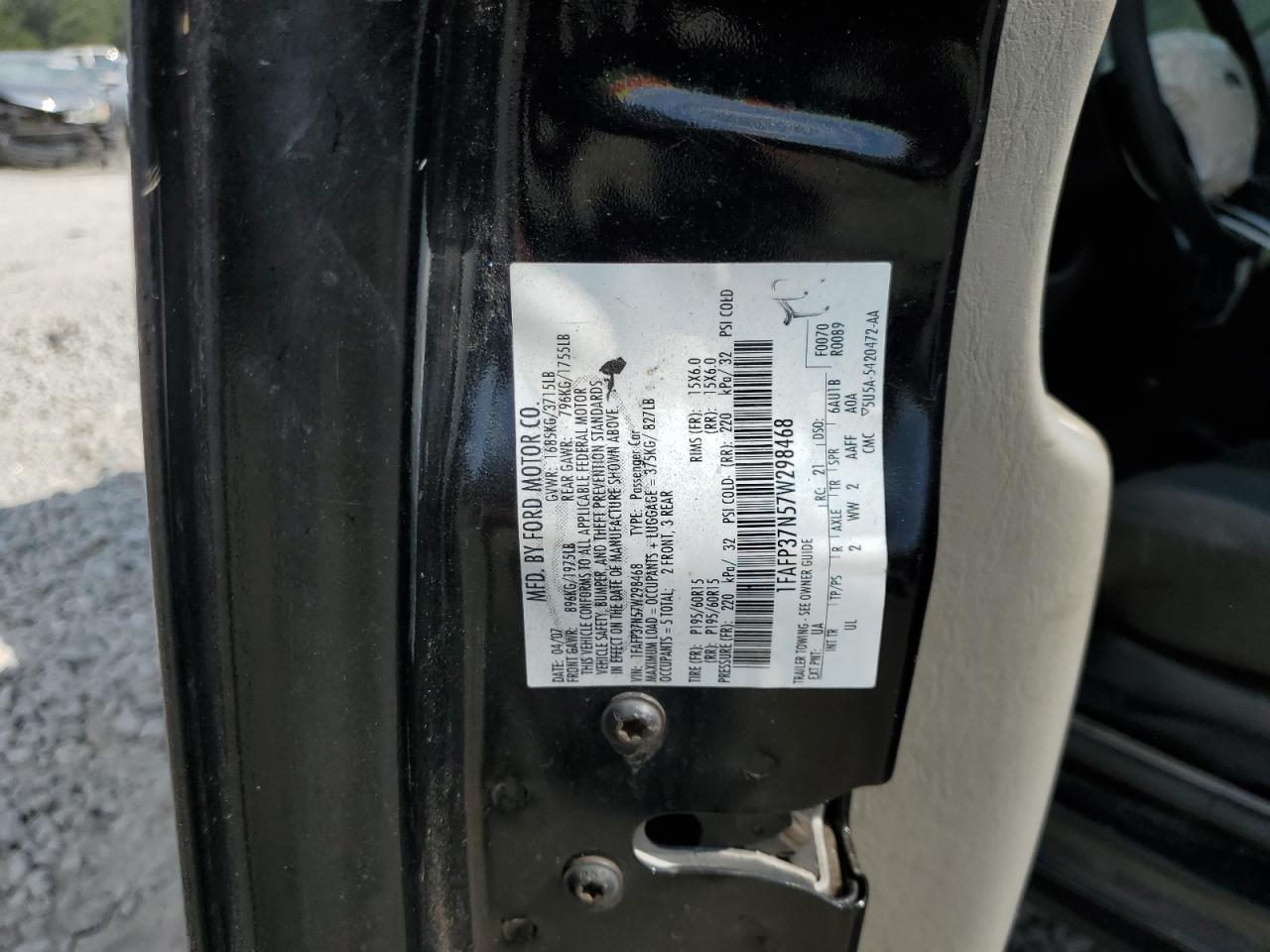 2007 Ford Focus - Image 15