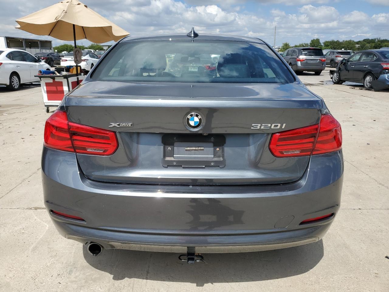 WBA8E5G54JNV03129 2018 BMW 320 Xi