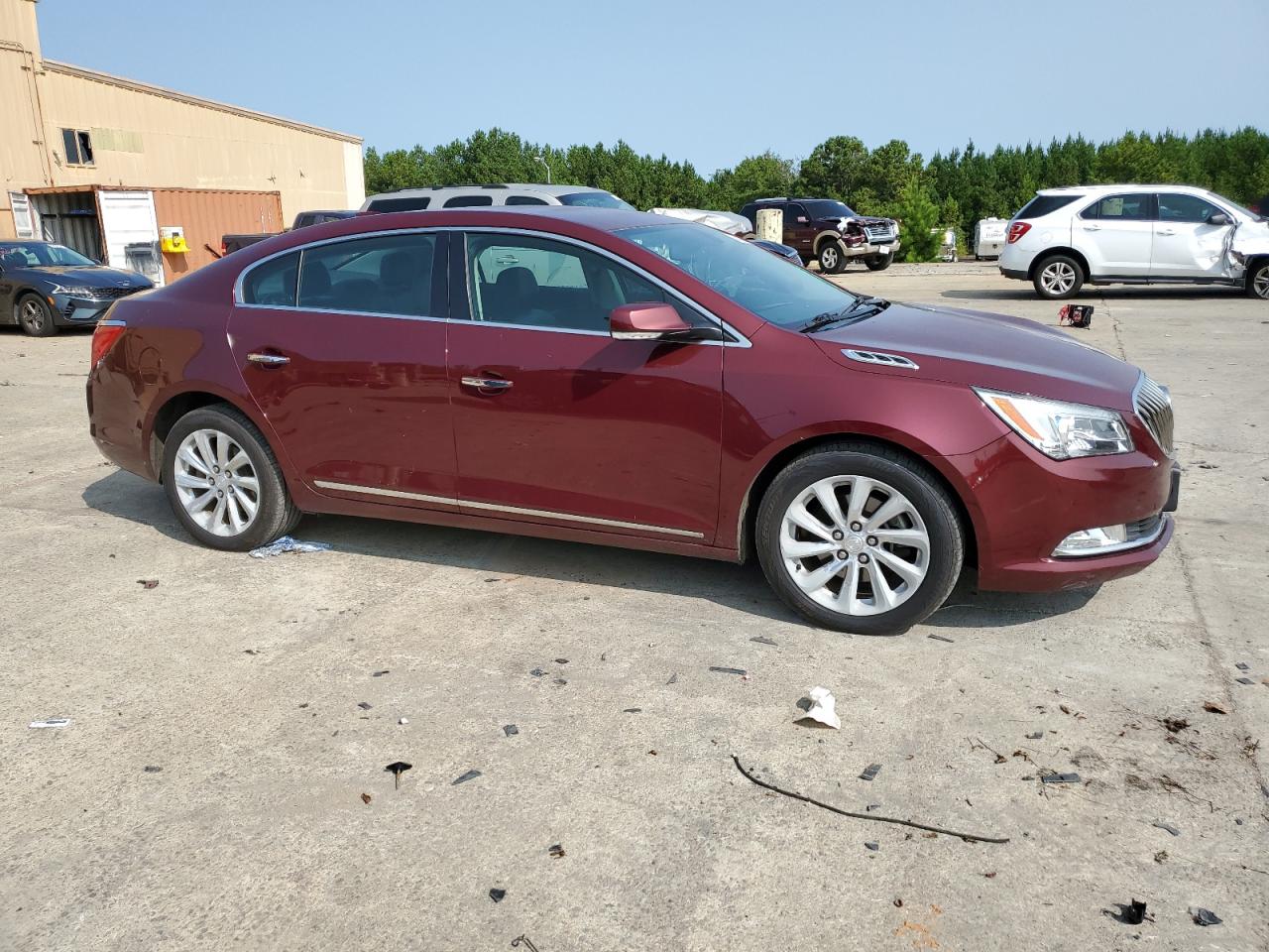 VIN 1G4GB5G35GF175014 2016 BUICK LACROSSE no.4