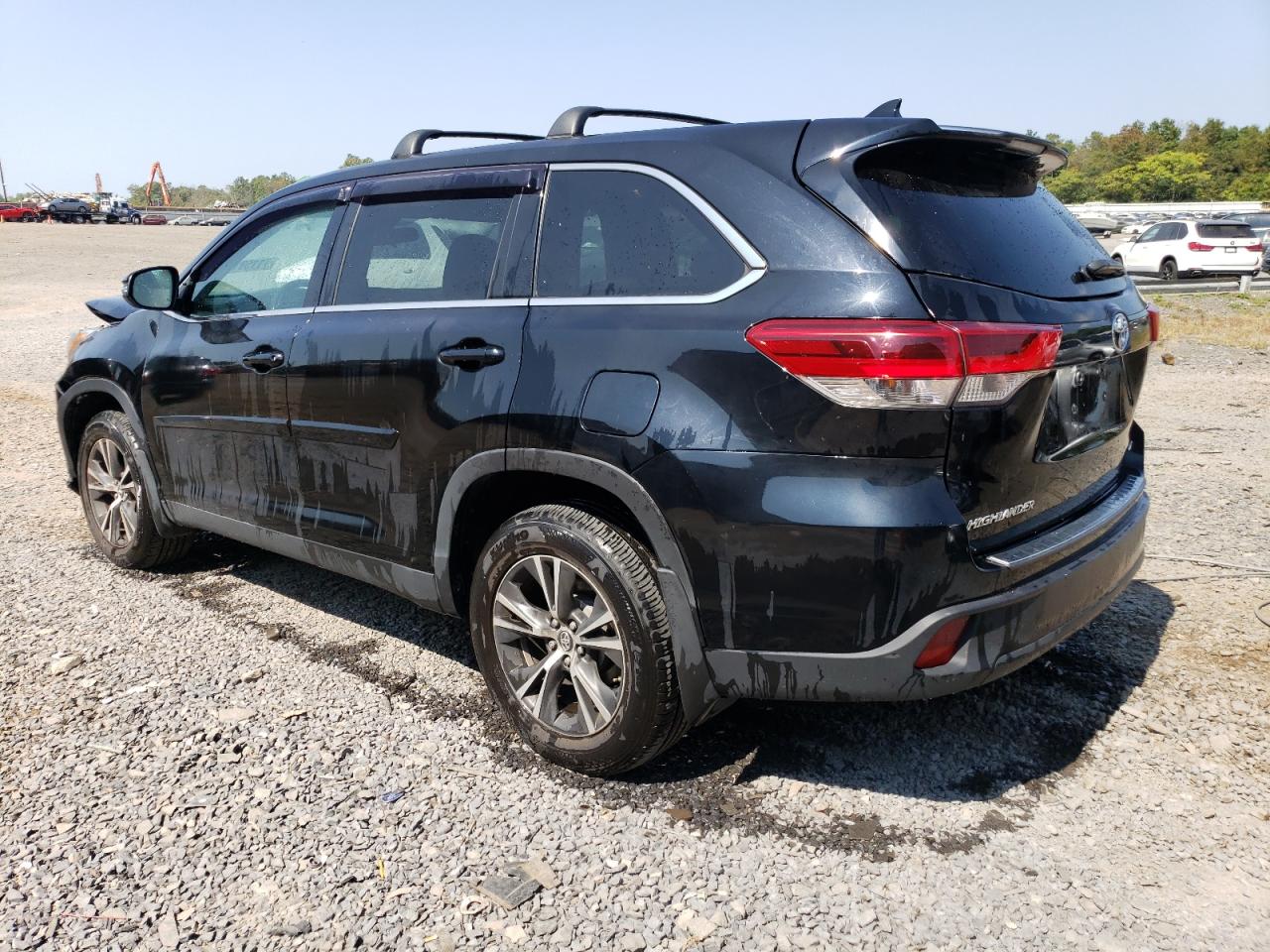 5TDBZRFH6KS956230 2019 TOYOTA HIGHLANDER - Image 2