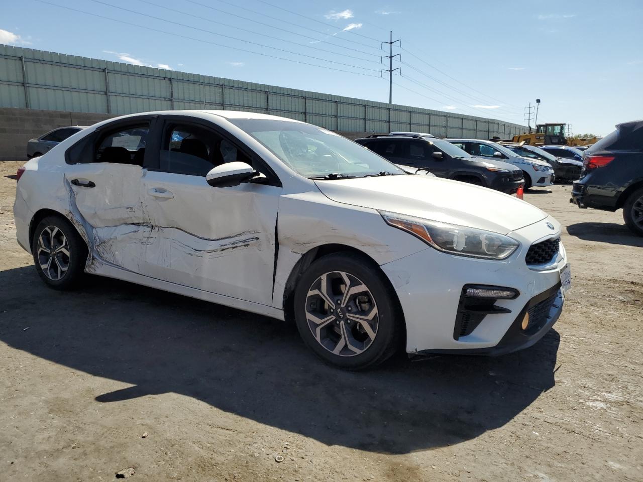 VIN 3KPF24AD4KE115093 2019 KIA FORTE no.4