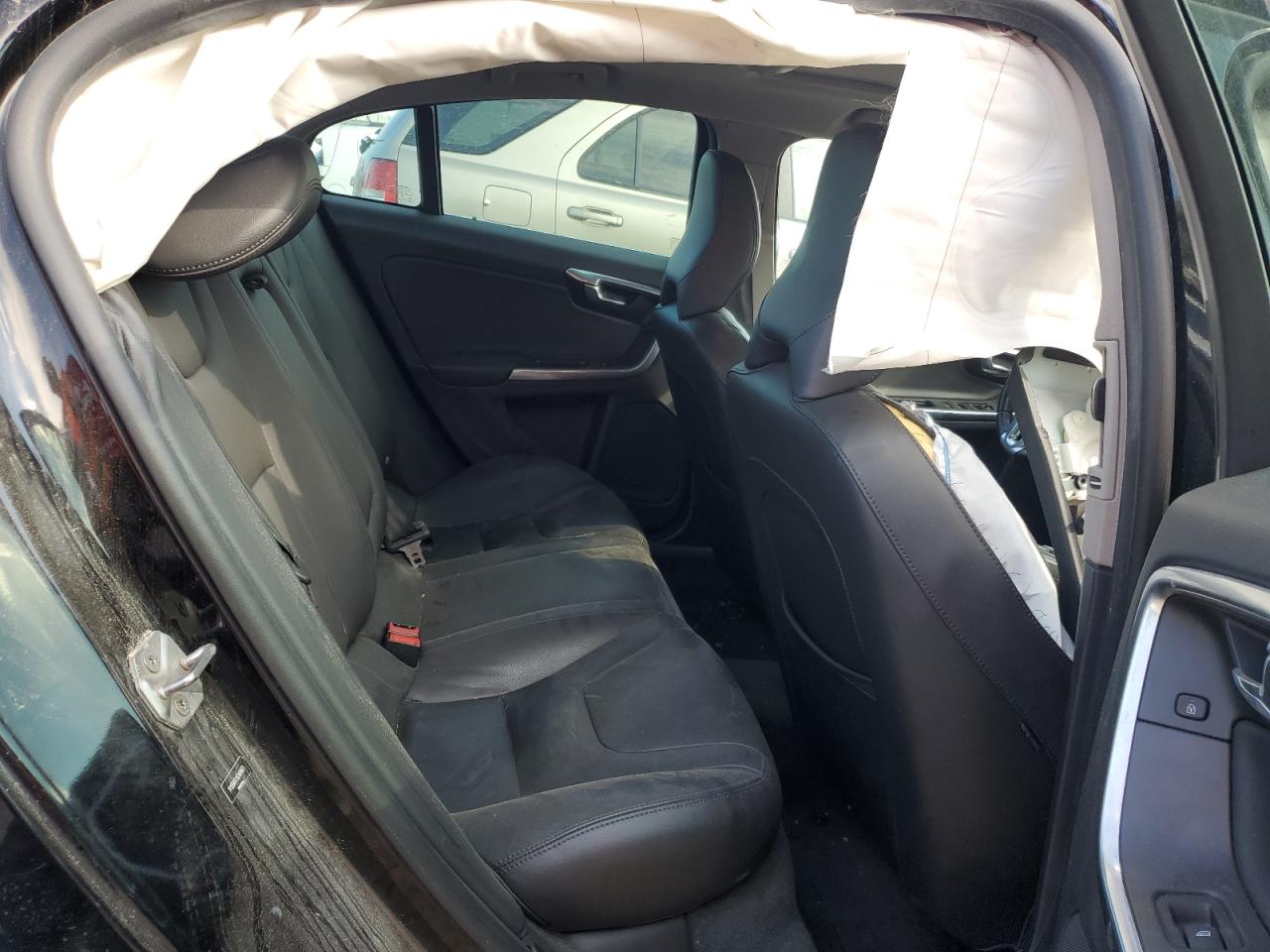 2016 Volvo S60 - Image 10
