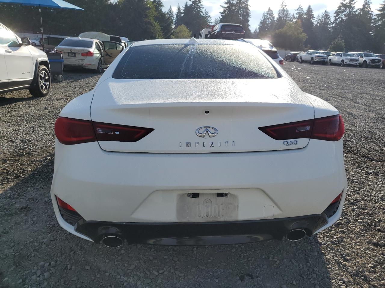 JN1EV7EK4JM340372 2018 Infiniti Q60 Luxe 300