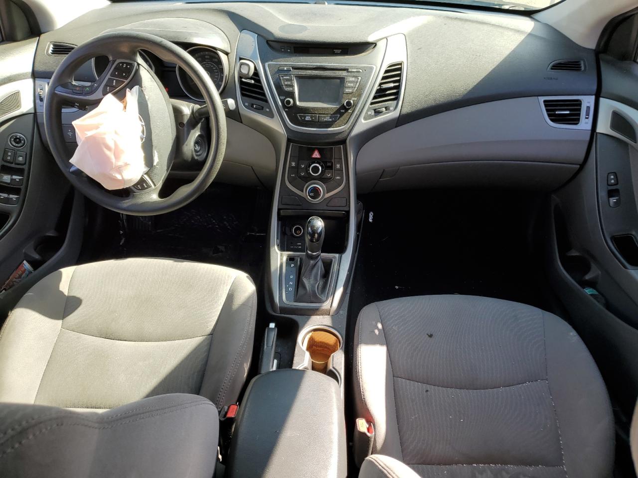 2015 Hyundai Elantra - Image 8