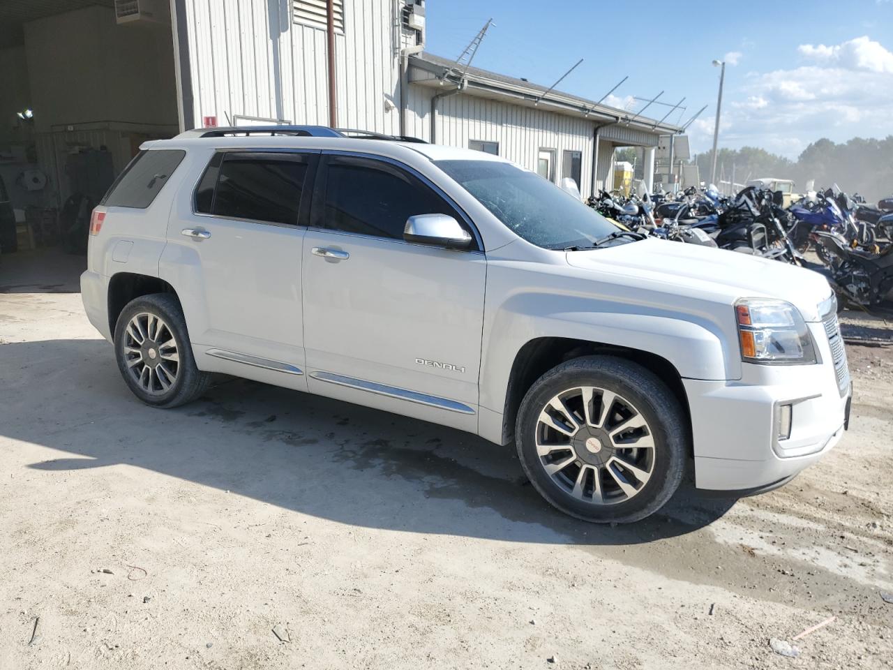 2GKFLVE30G6227700 2016 GMC Terrain Denali