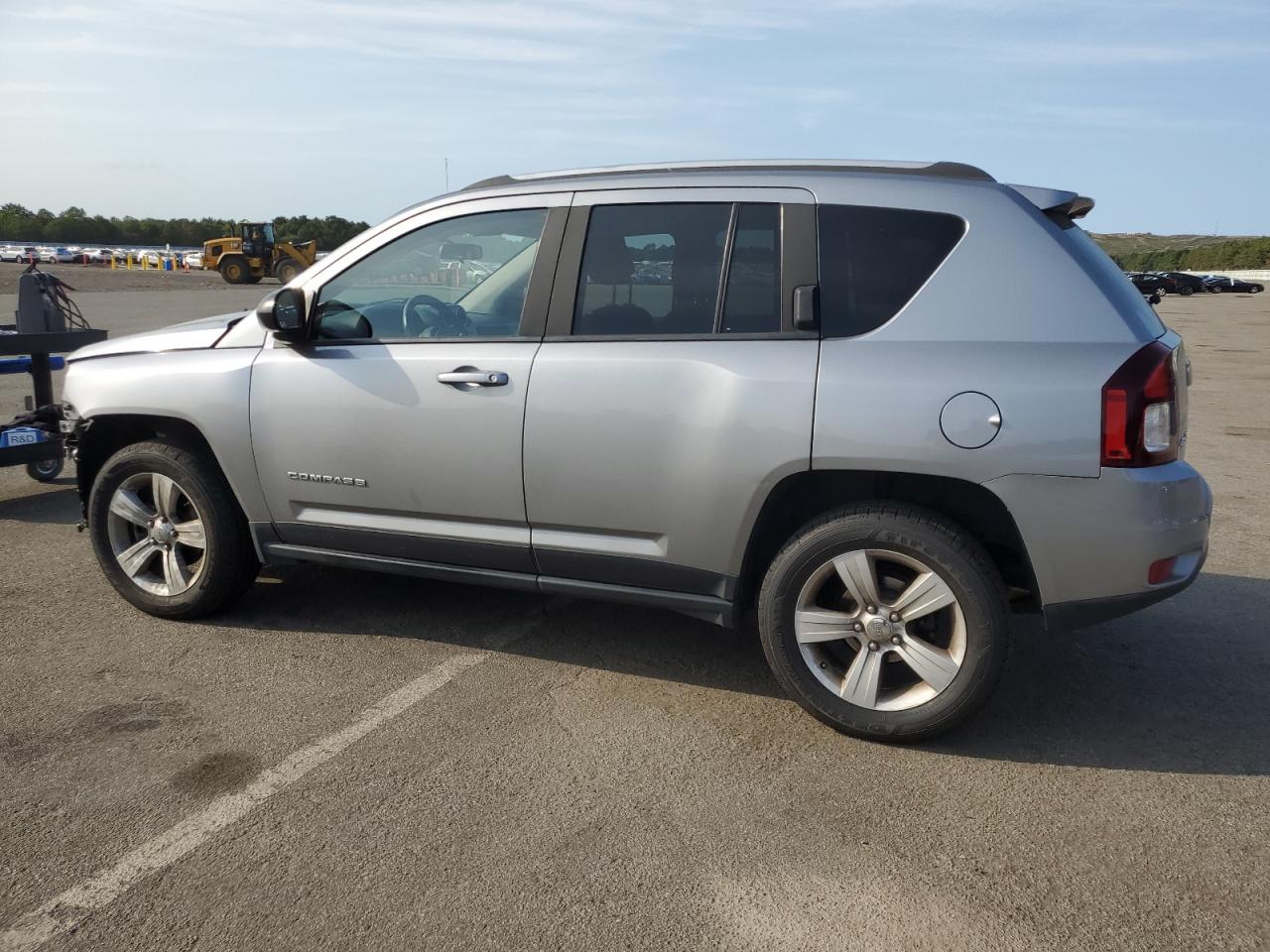 1C4NJDBB9FD316751 2015 JEEP COMPASS - Image 2