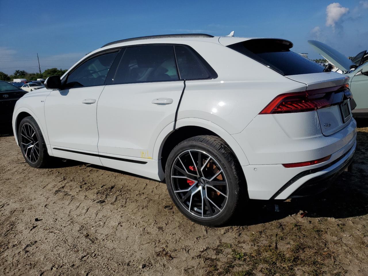 WA1FVAF18KD032167 2019 AUDI Q8 - Image 2