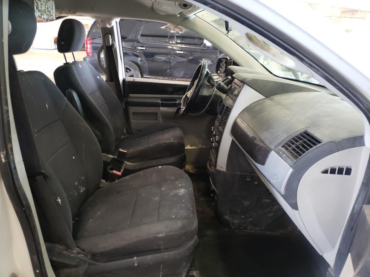 2010 Dodge Caravan - Image 7