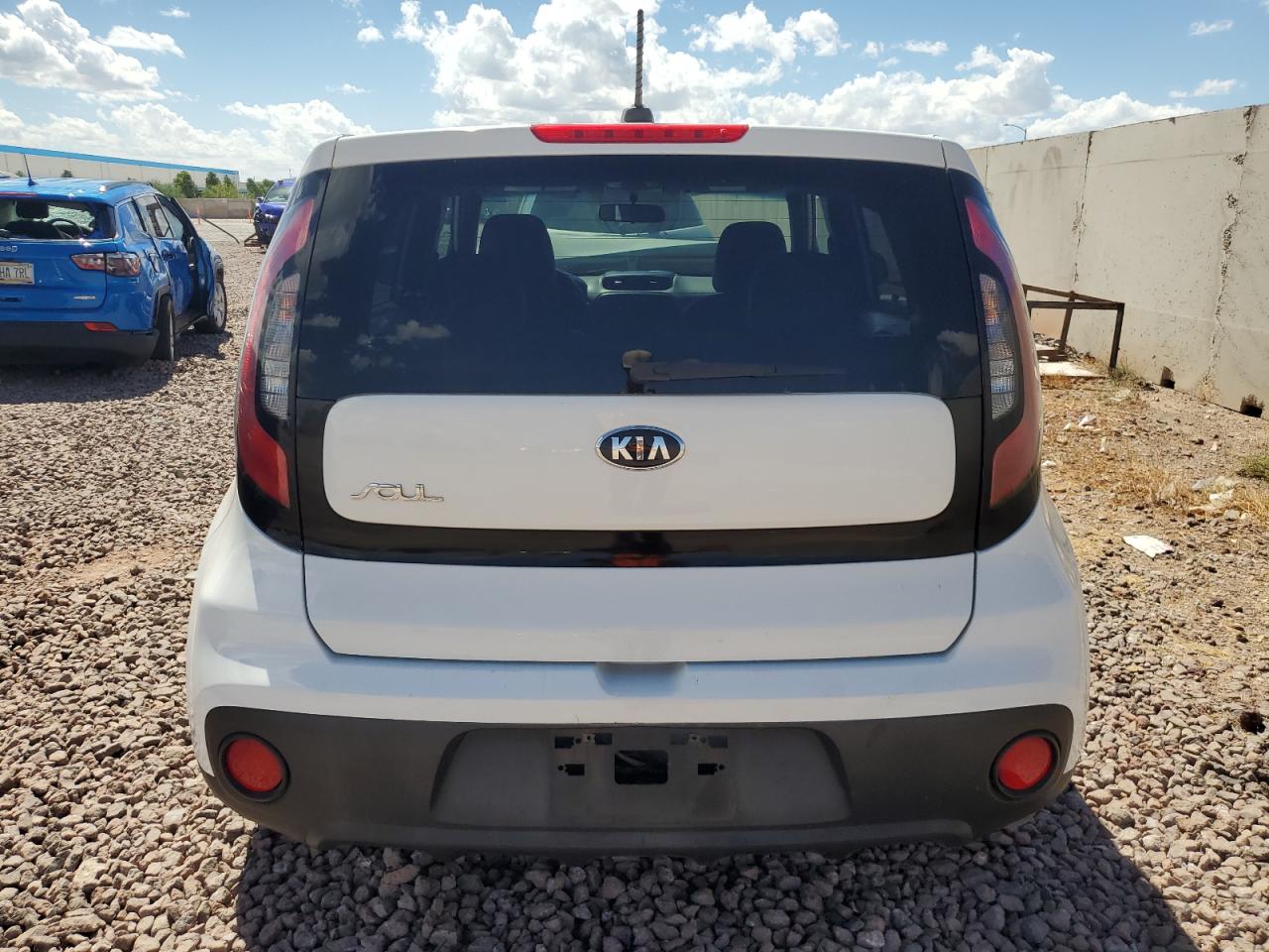 KNDJN2A26J7907698 2018 Kia Soul