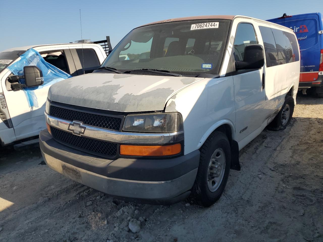 2004 Chevrolet Express G3500 VIN: 1GAHG35U841148210 Lot: 70624744