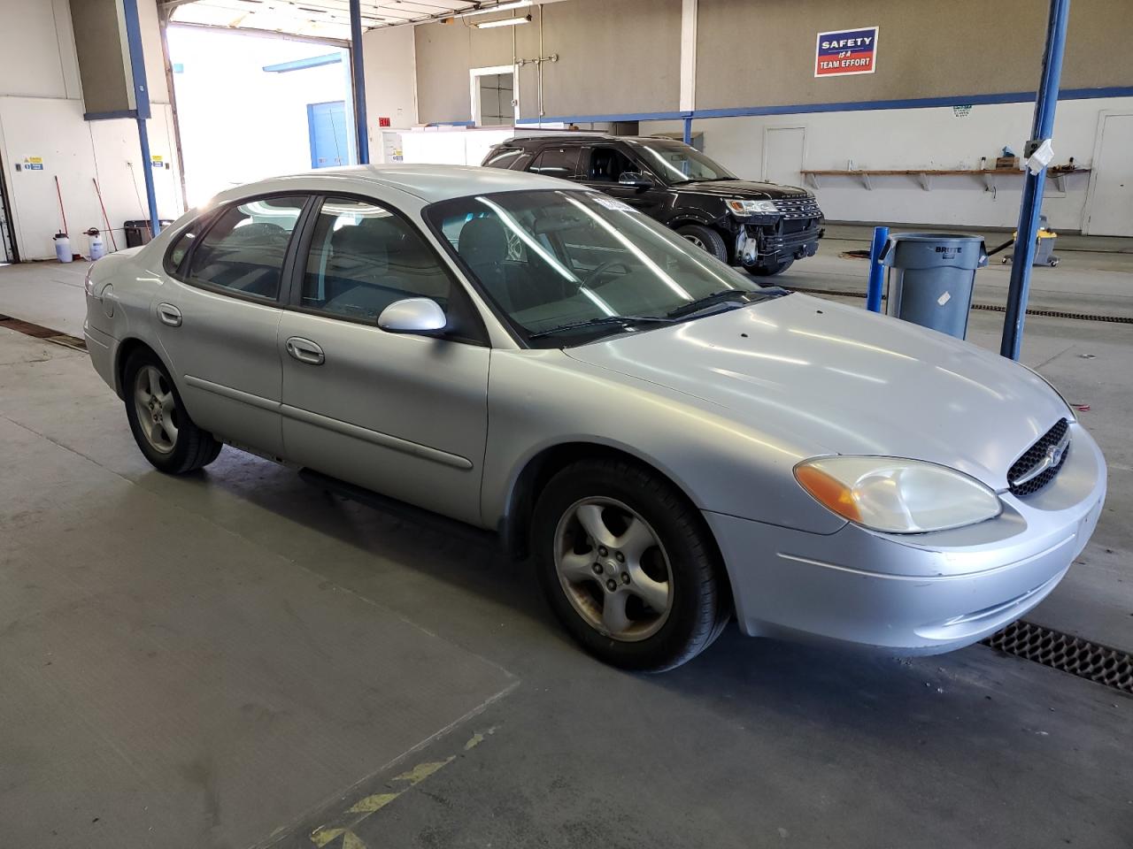2001 Ford Taurus - Image 4