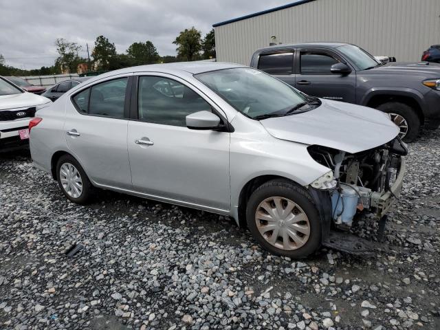  NISSAN VERSA 2017 Серебристый