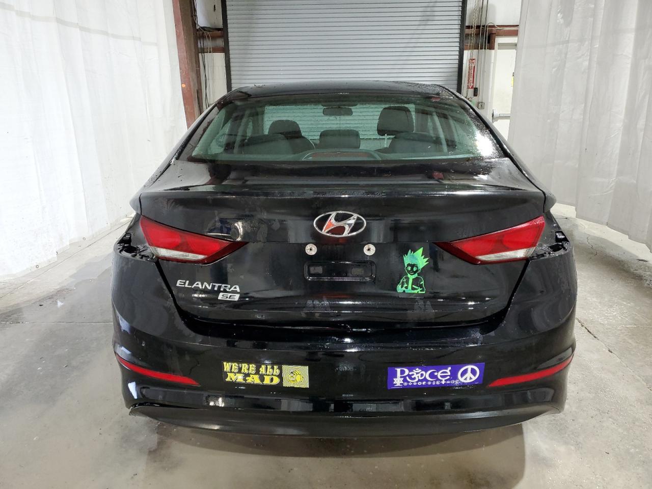 5NPD74LF8JH256685 2018 Hyundai Elantra Se