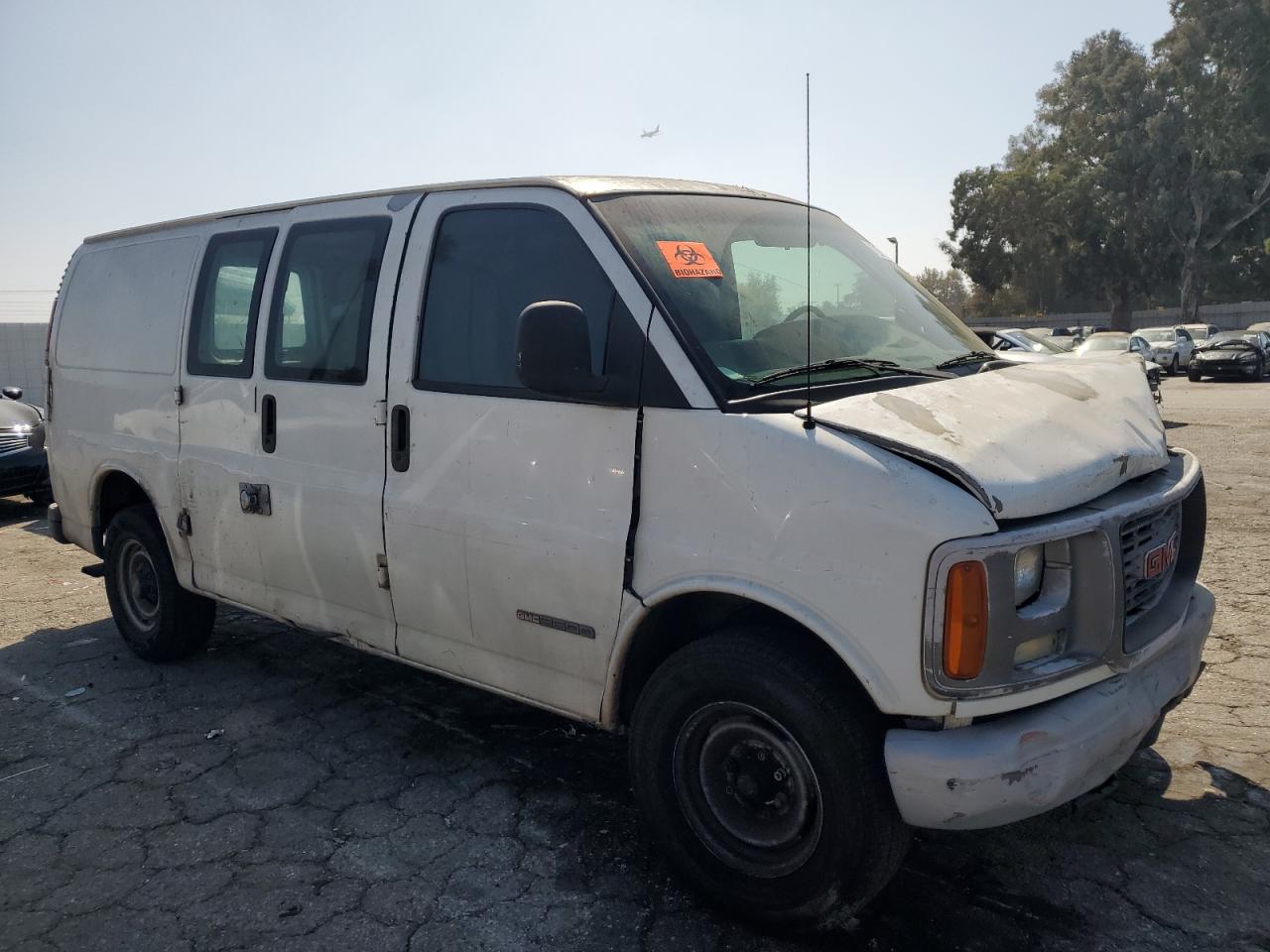 2002 GMC Savana - Image 4