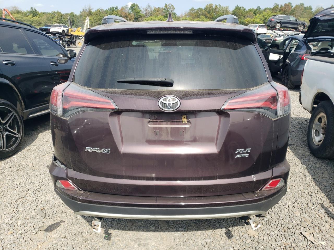 2017 Toyota Rav4 Xle VIN: 2T3RFREV0HW690659 Lot: 71468524