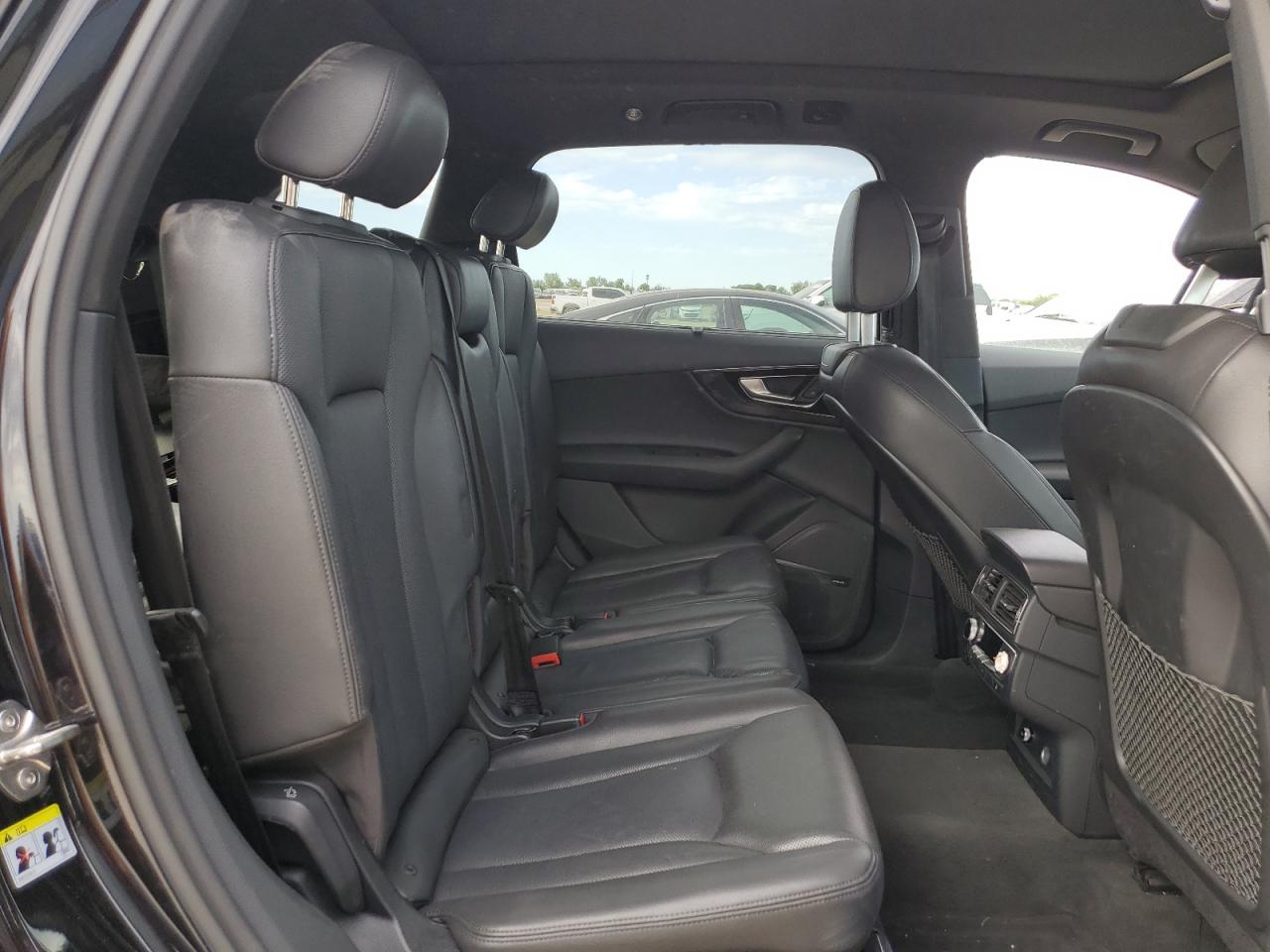 WA1VAAF75JD052628 2018 Audi Q7 Prestige