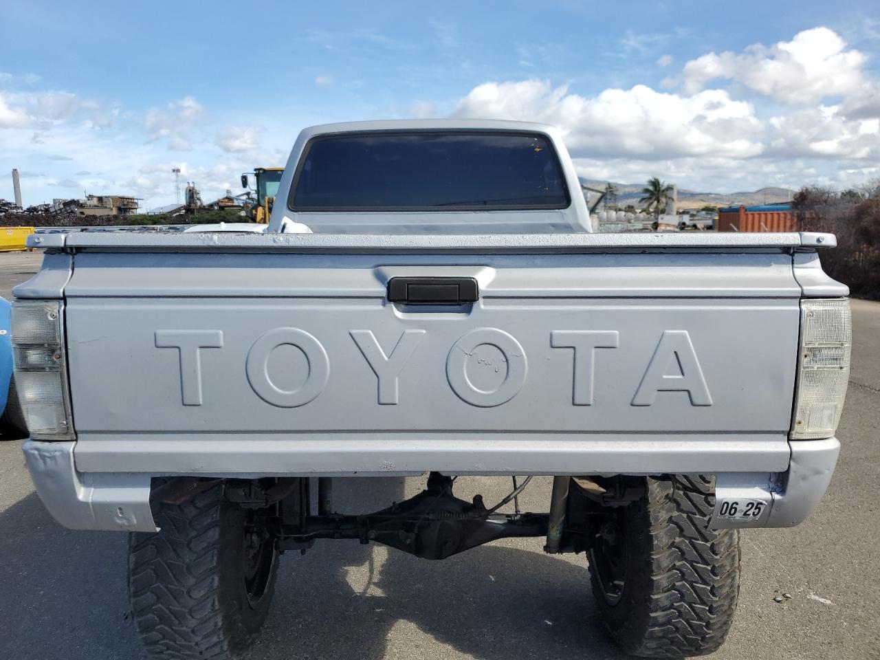 1987 Toyota Pickup 1/2 Ton Rn50 VIN: JT4RN50R1H0261184 Lot: 73067064