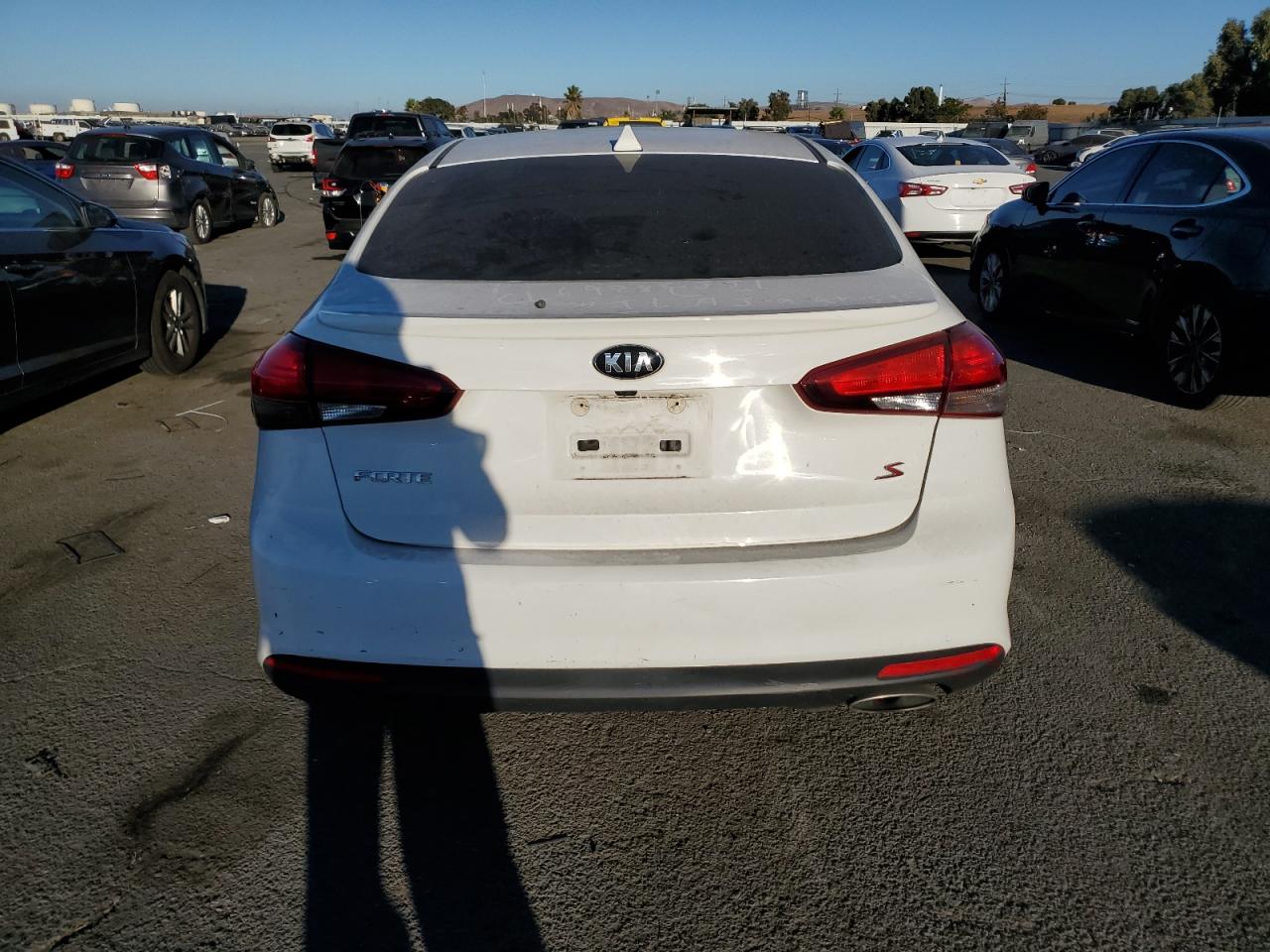 3KPFL4A7XJE175921 2018 Kia Forte Lx