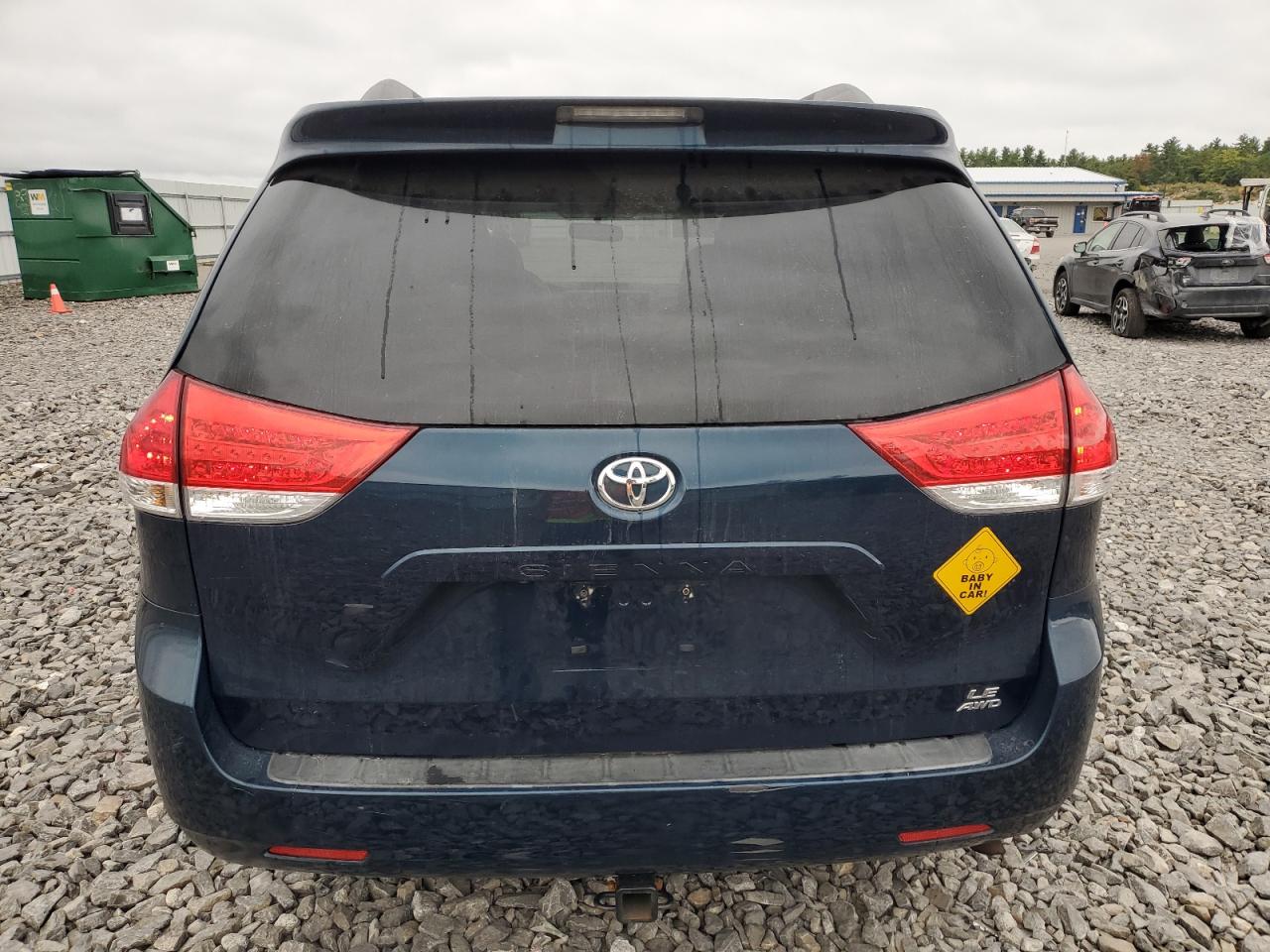 5TDJK3DC2BS023476 2011 Toyota Sienna Le