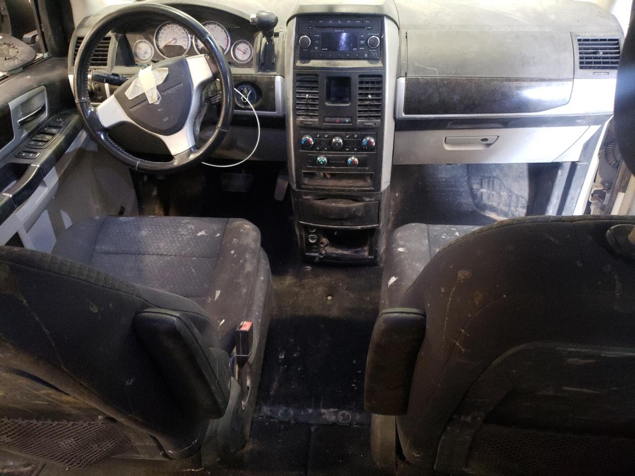2010 Dodge Caravan - Image 8