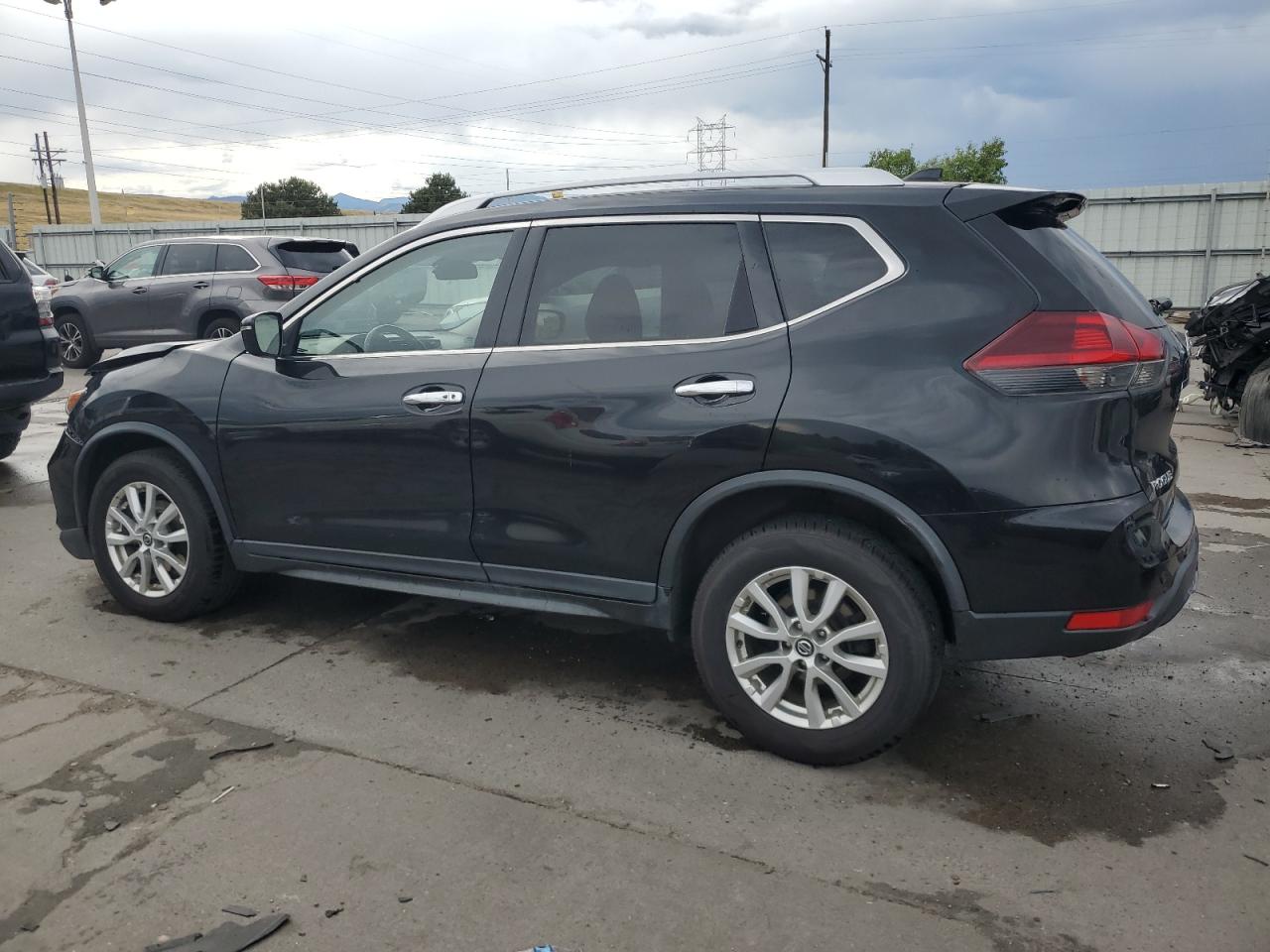 2020 Nissan Rogue - Image 2