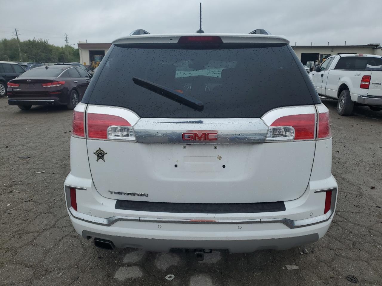 2017 GMC Terrain - Image 6
