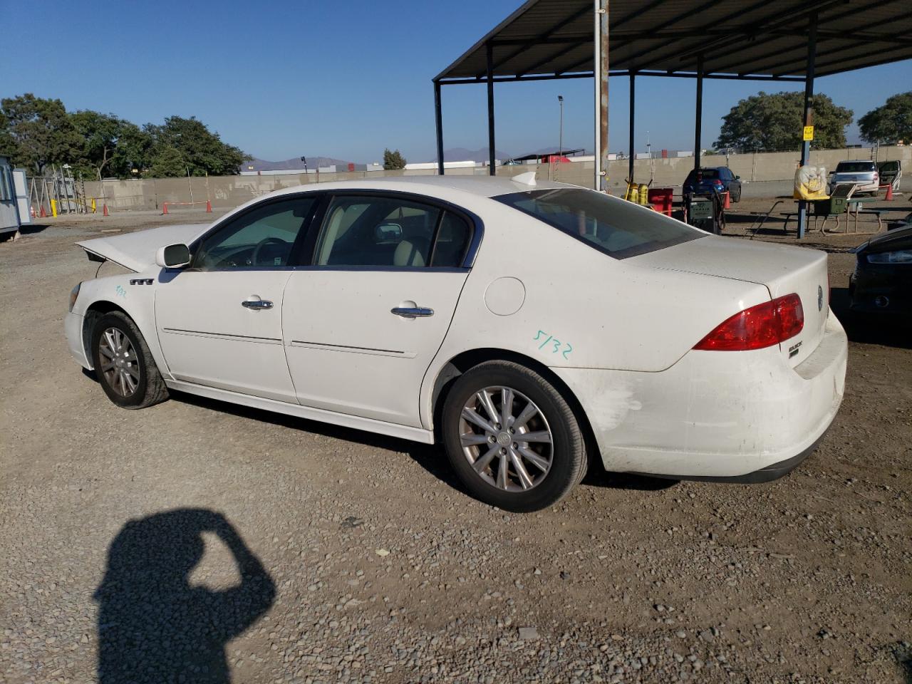 2011 Buick Lucerne - Image 2
