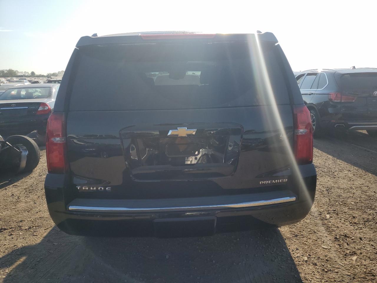 1GNSKCKCXKR203818 2019 Chevrolet Tahoe K1500 Premier