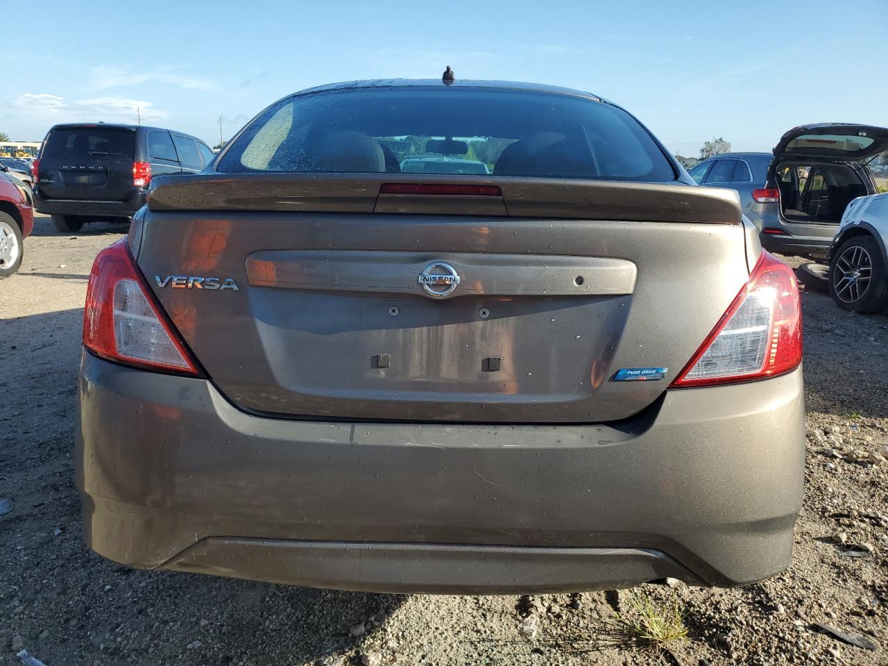 2016 Nissan Versa S VIN: 3N1CN7AP4GL895401 Lot: 69850824