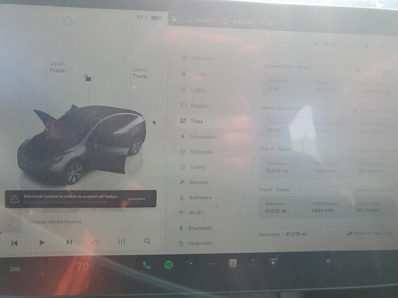 7SAYGDEE8PA087698 2023 Tesla Model Y