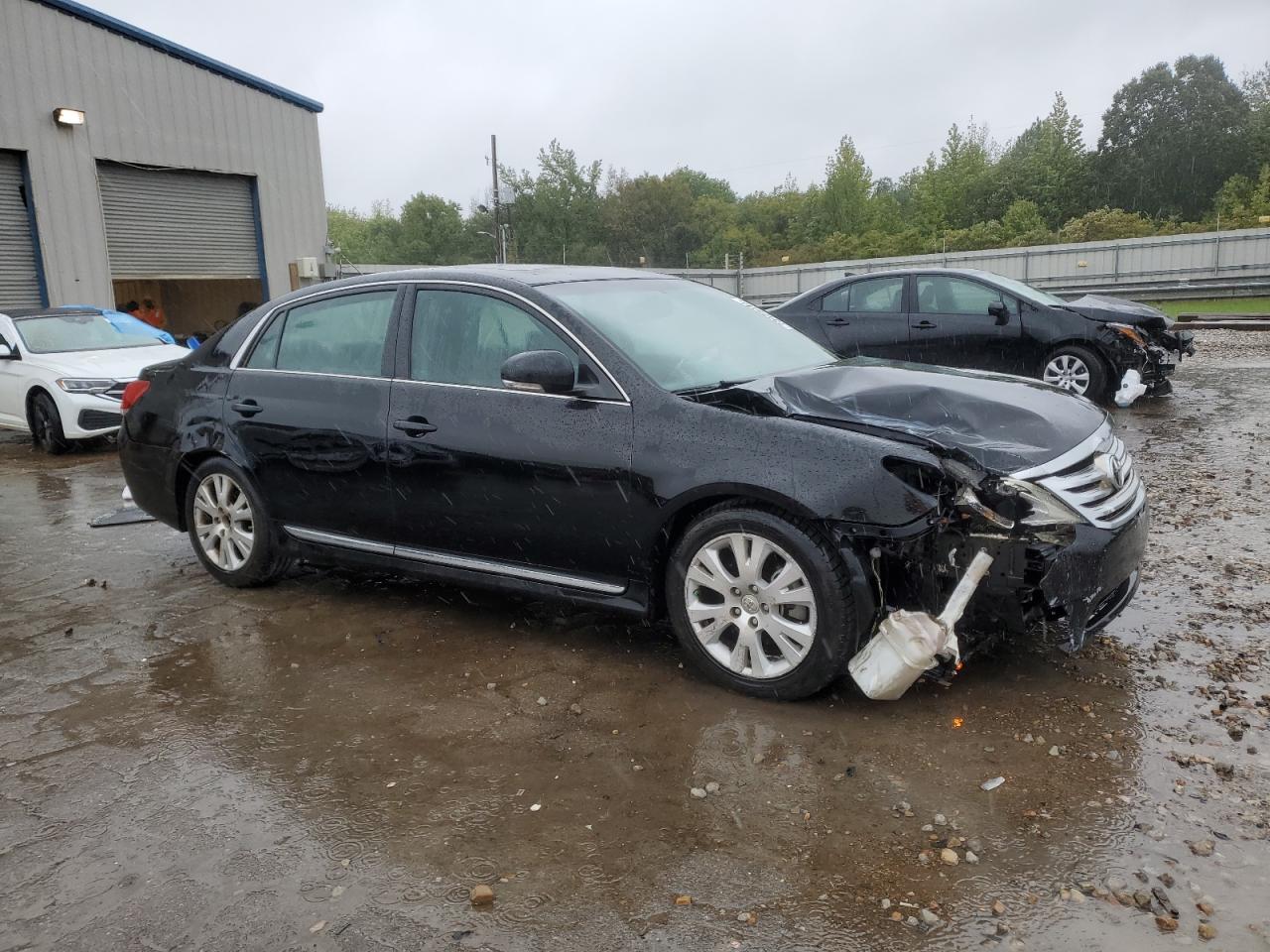 2012 Toyota Avalon - Image 4
