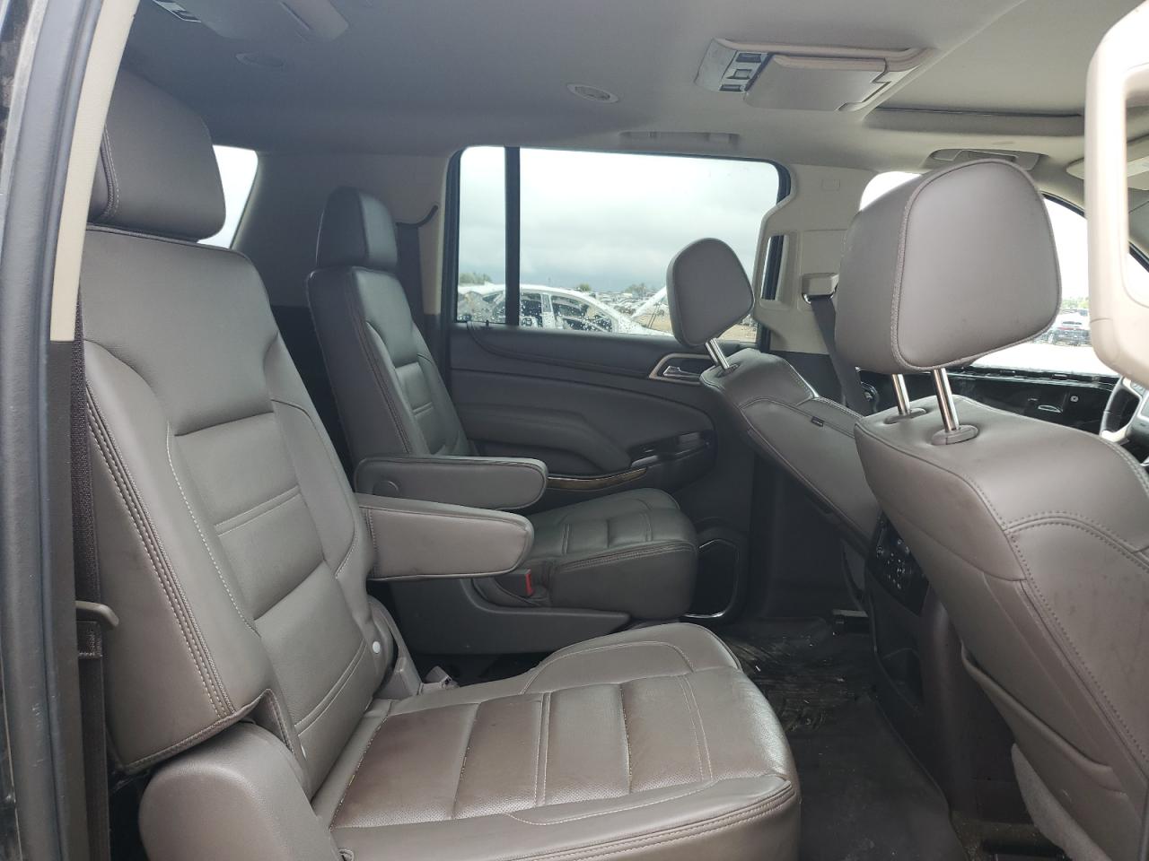 1GKS2HKJ3HR390983 2017 GMC Yukon Xl Denali