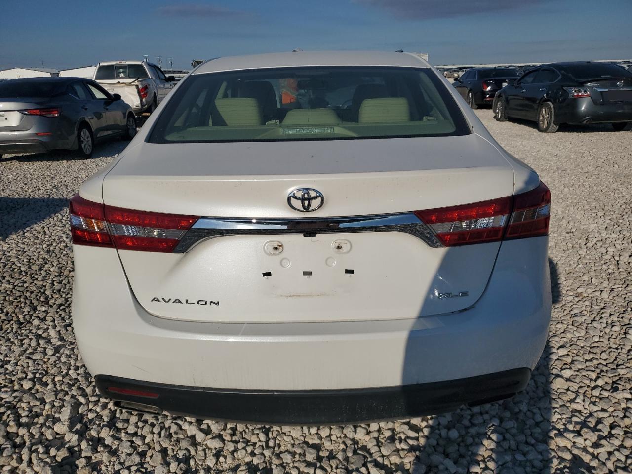 2014 Toyota Avalon - Image 6