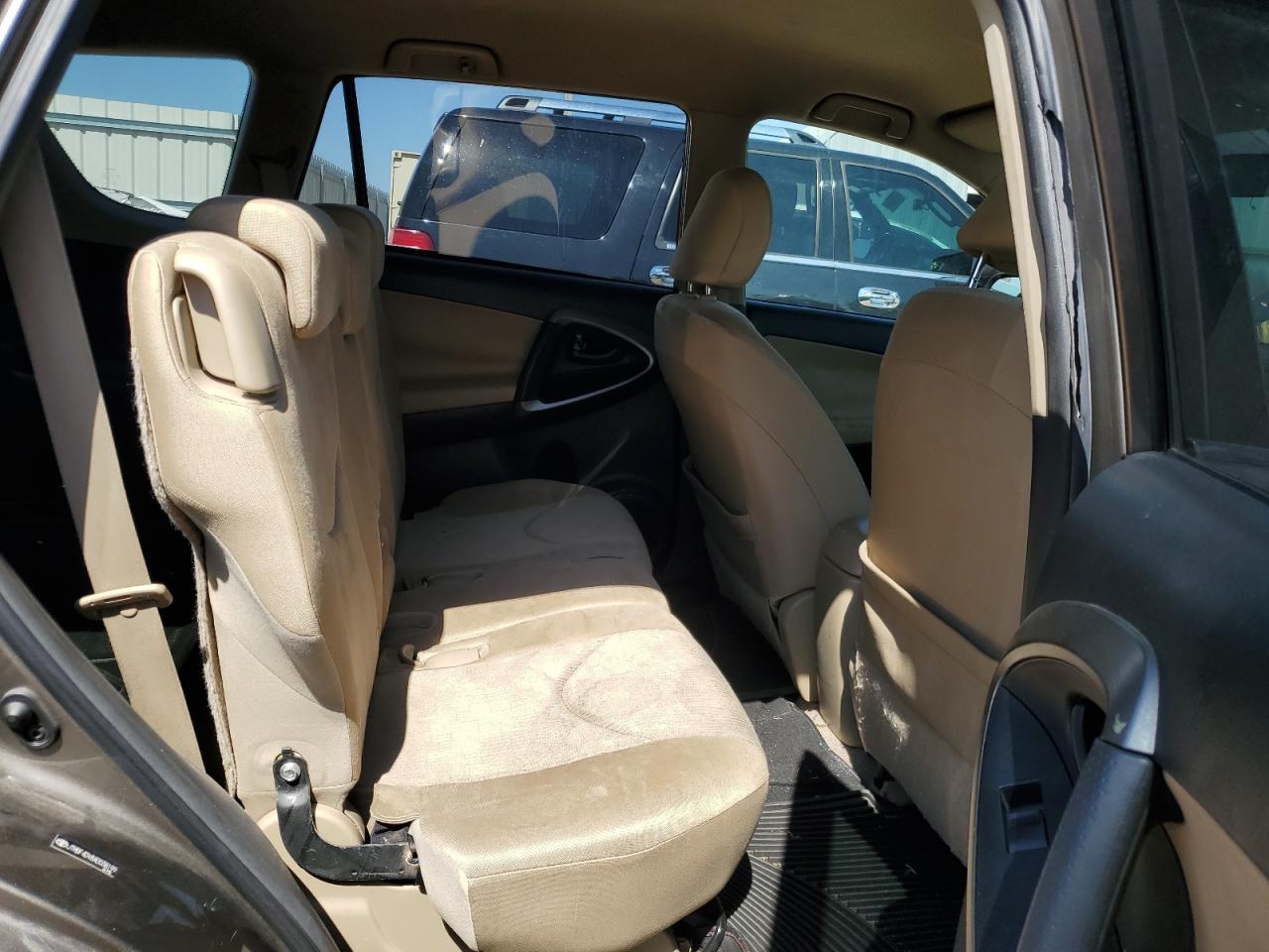 2010 Toyota RAV 4 - Image 11