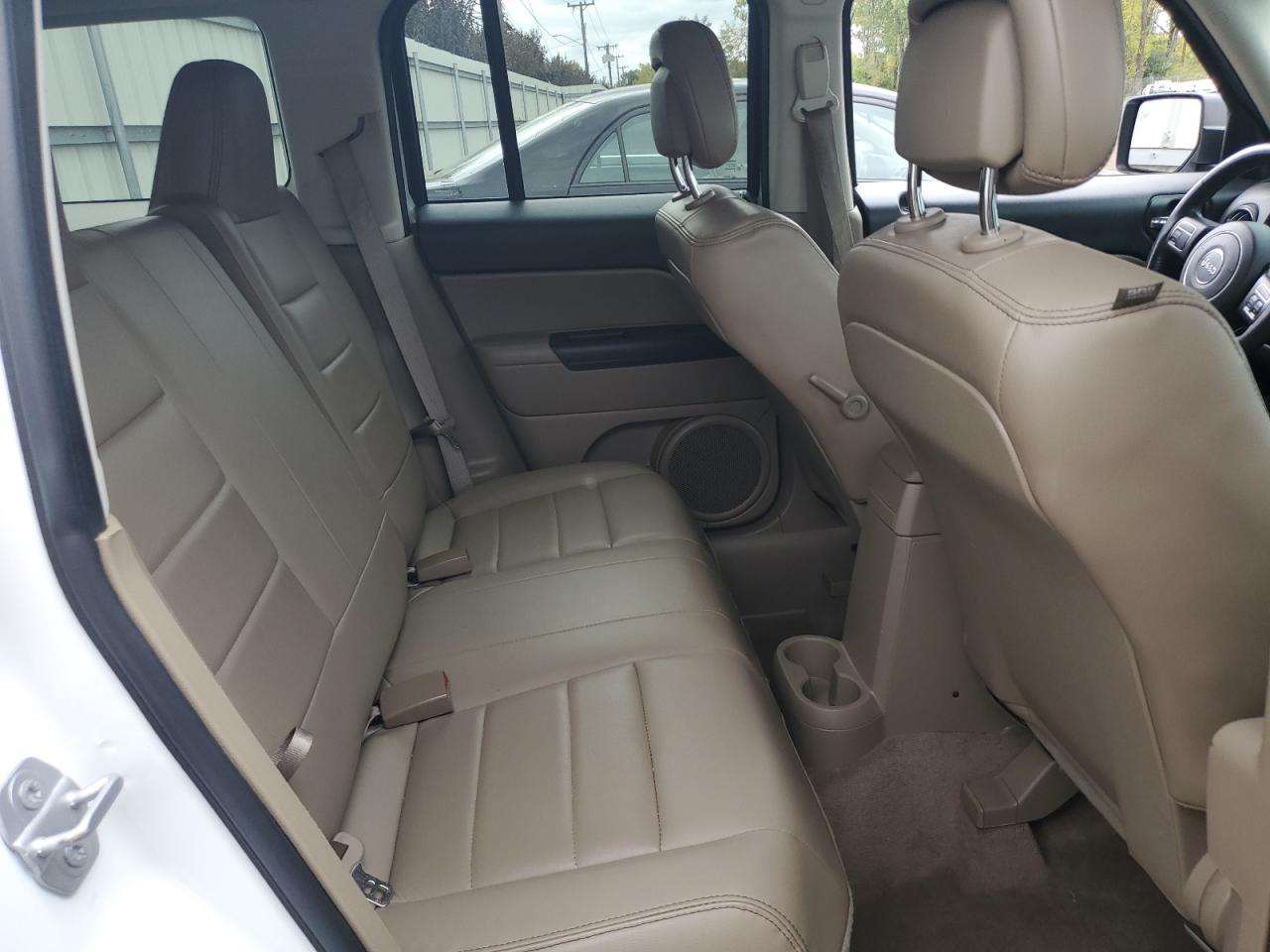 2016 Jeep Liberty (Patriot) - Image 11