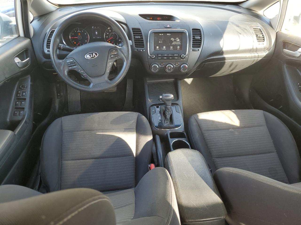 3KPFL4A79JE170922 2018 Kia Forte Lx