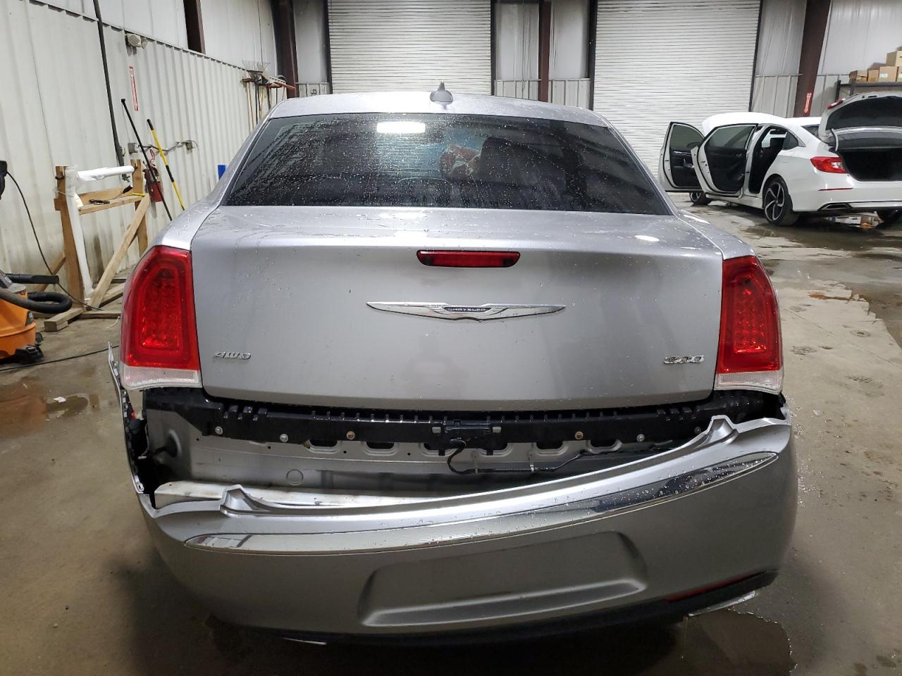 2C3CCARG9GH170961 2016 Chrysler 300 Limited