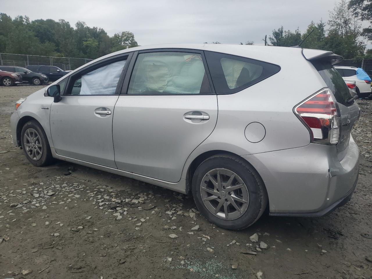 2015 Toyota Prius - Image 2