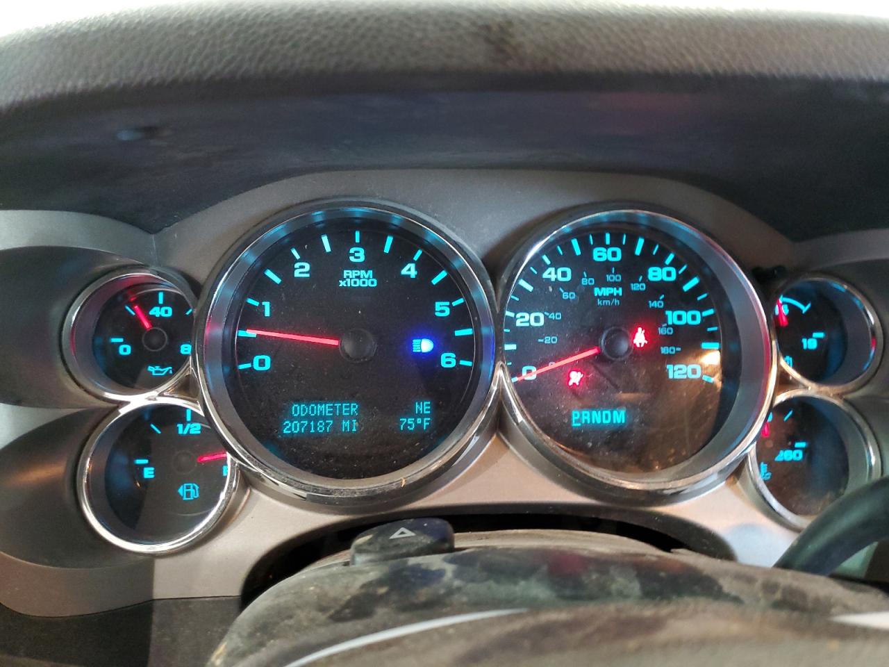 1GCRCSE01BZ381598 2011 Chevrolet Silverado C1500 Lt