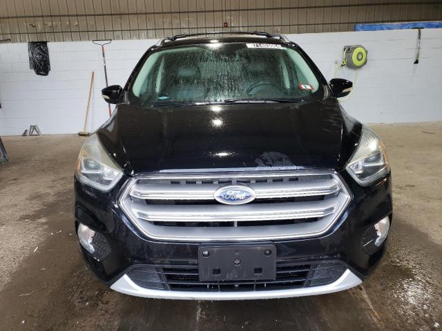  FORD ESCAPE 2017 Czarny