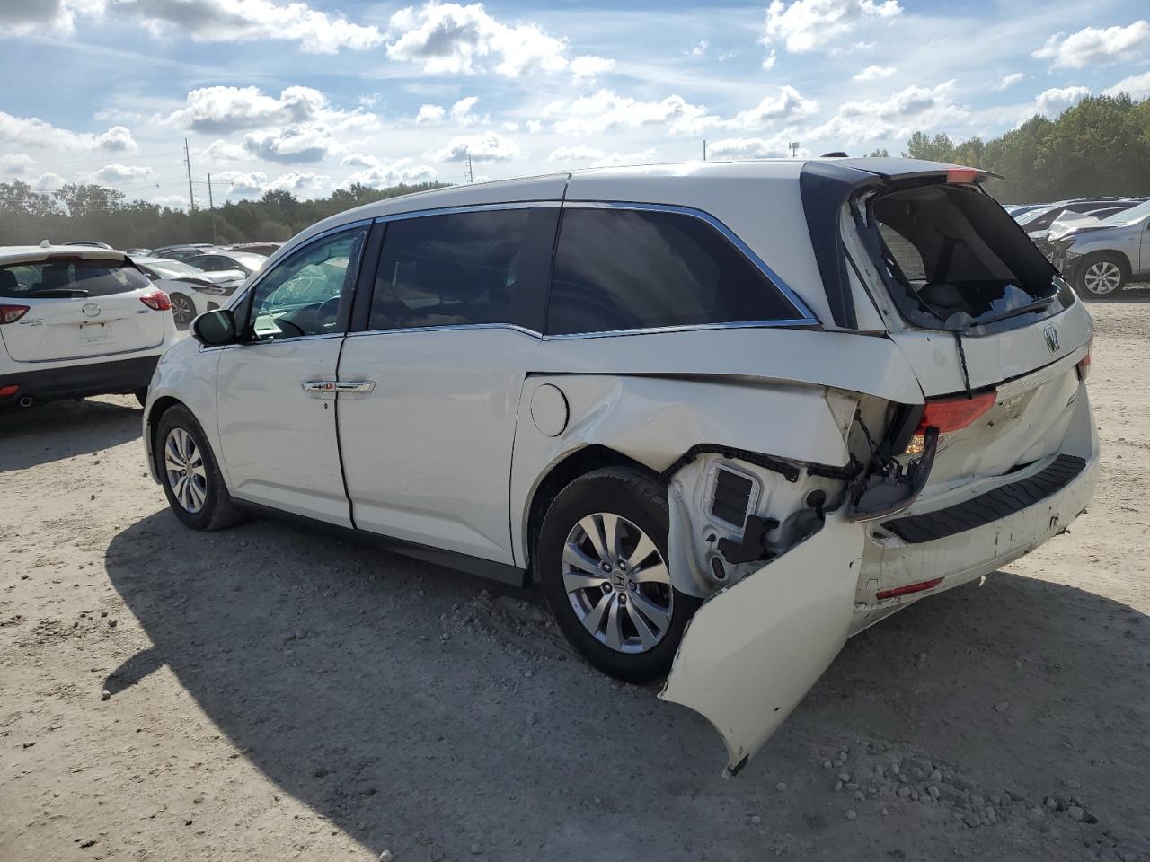 5FNRL5H64HB005476 2017 HONDA ODYSSEY - Image 2